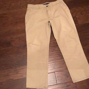 Men’s khaki pant